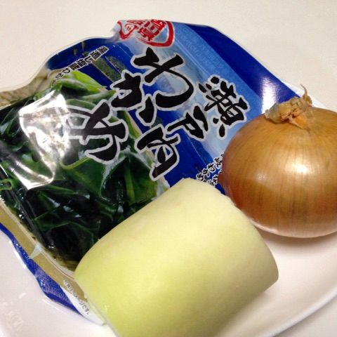 タマネギとダイコンのサラダ(材料)