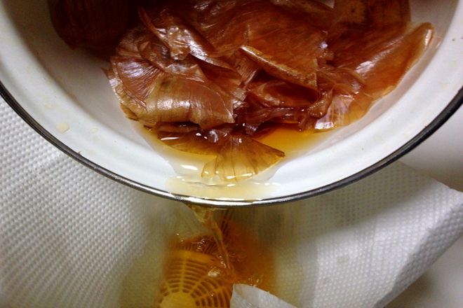 煮汁をこします。
