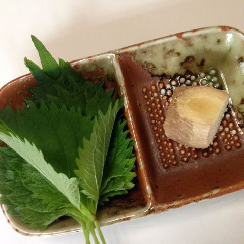 シソの葉入り生姜湯(材料)